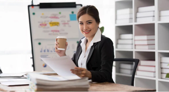 How a Business Advisor Can Set You Up for a Strong Financial Year