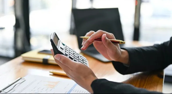 Signs Your Healthcare Business Needs an Accountant